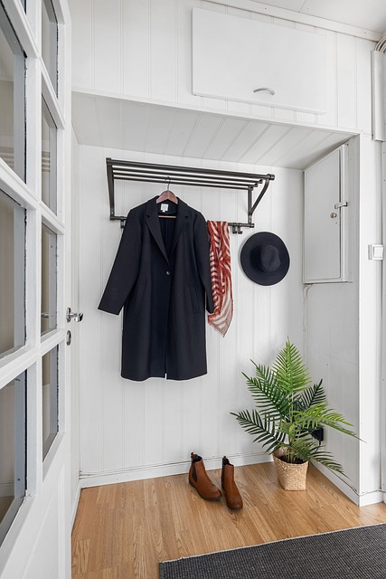MY WARDROBES COLOR TRANSITION