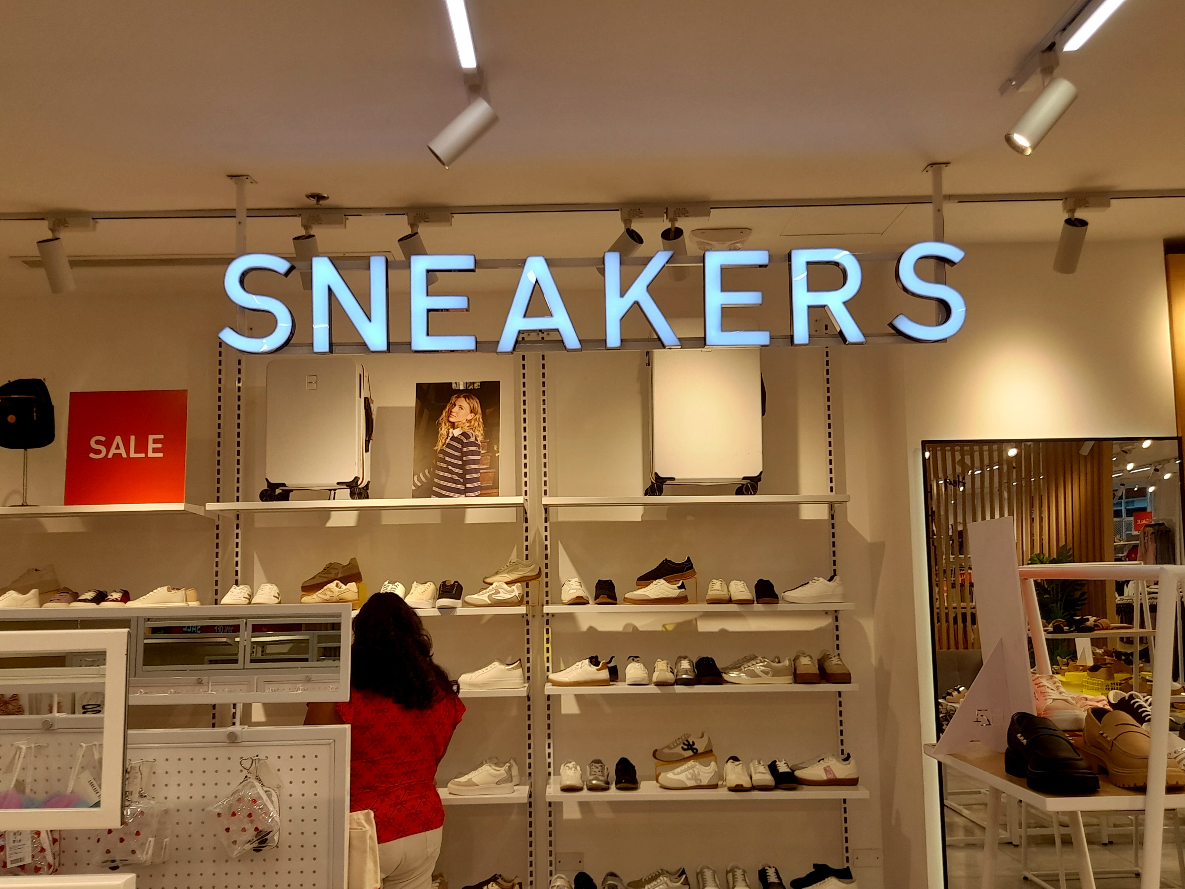 Ya conoces "Forever 21" en La vela/You already know Forever 21 in La Vela? 🛍⛵️