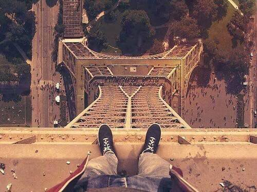 Standing%20on%20edge%20looks%20like%20Eiffel%20Tower.jpeg