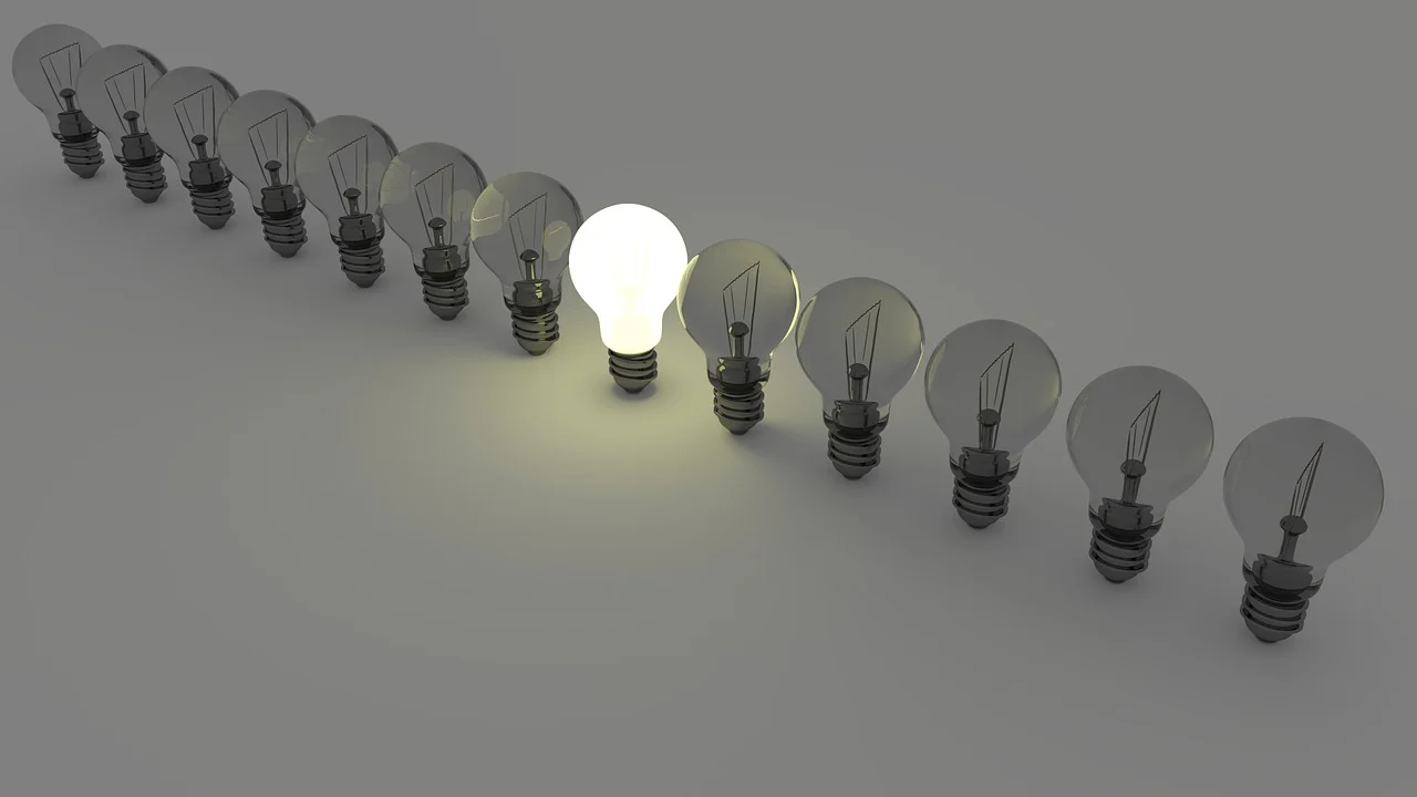 light-bulbs-1125016_1280.webp.jpg